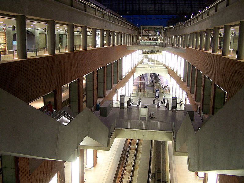 Interiorul garii