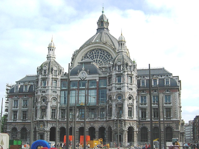 Exteriorul garii
